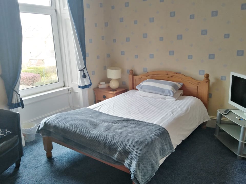 Double Room, Private Bathroom | Iron/ironing board, free WiFi, bed sheets