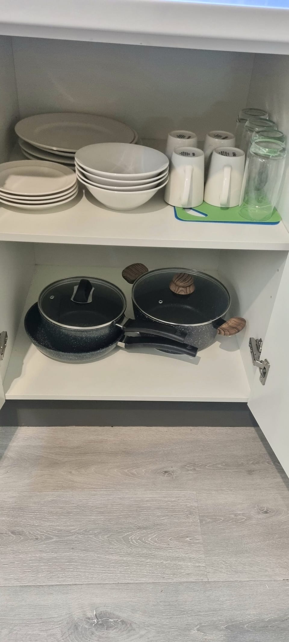 Studio Twin | Private kitchen | Fridge, microwave, coffee/tea maker, electric kettle