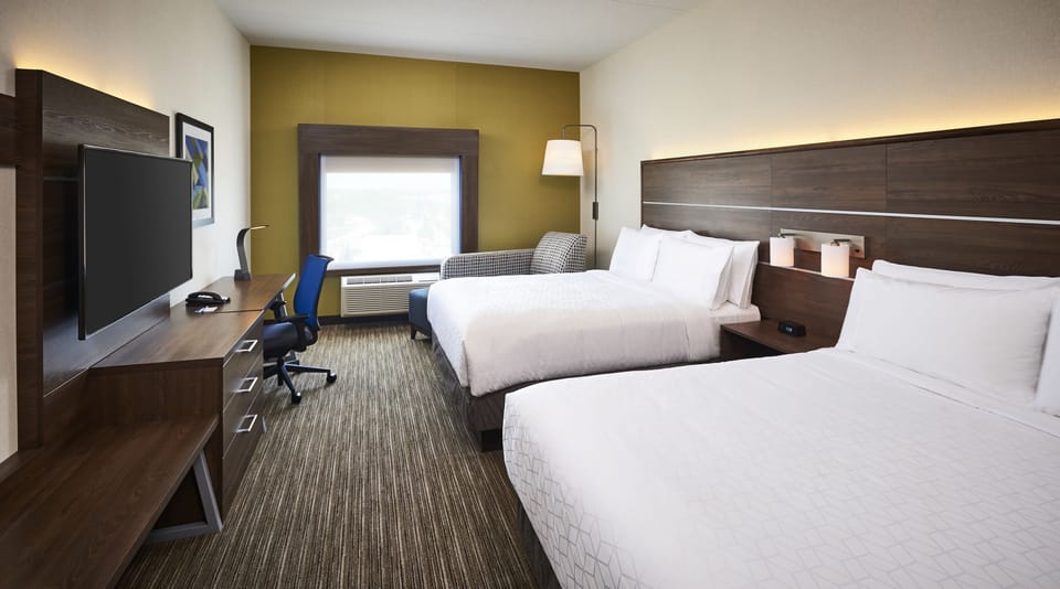 Premium bedding, pillowtop beds, in-room safe, desk