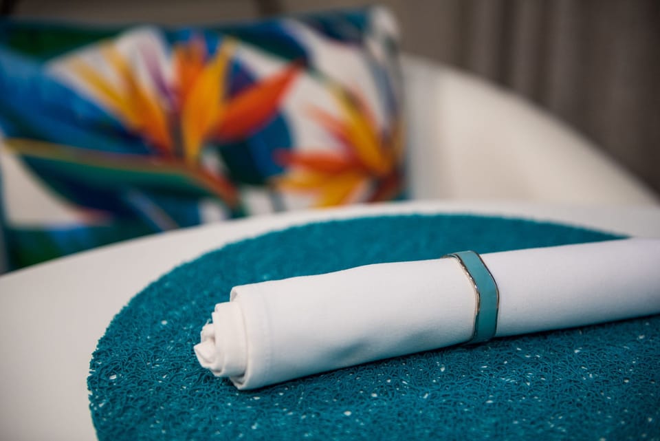 Deluxe Studio Suite, 1 Queen Bed, Pool View (The Lomond) | Minibar, soundproofing, iron/ironing board, free WiFi