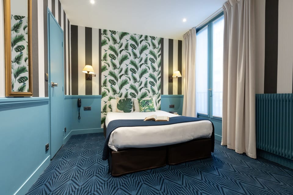 Double or Twin Comfort Room | Premium bedding, in-room safe, desk, laptop workspace
