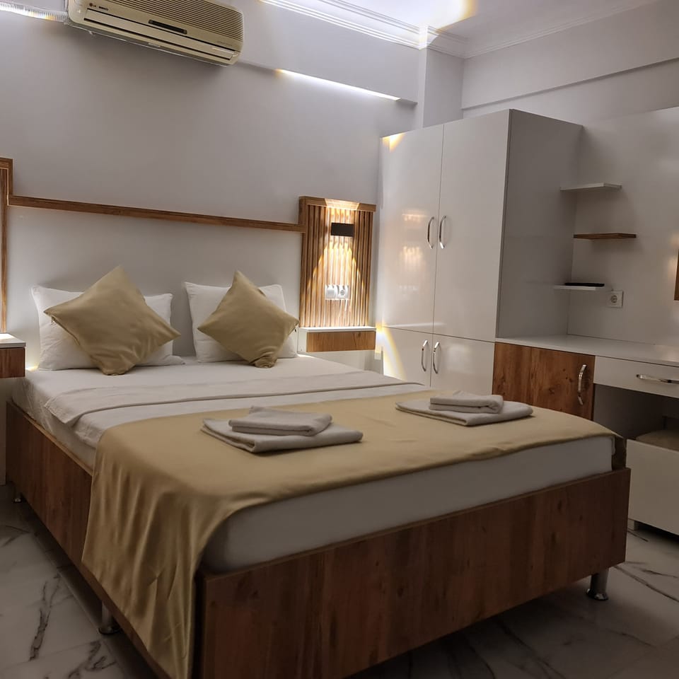 Standard Double Room, City View | Iron/ironing board, free WiFi, bed sheets