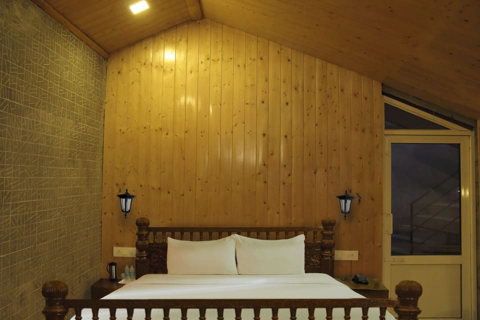 Minibar, iron/ironing board, rollaway beds, free WiFi