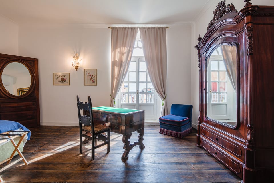 Exclusive Condo | Blackout drapes, free WiFi, bed sheets