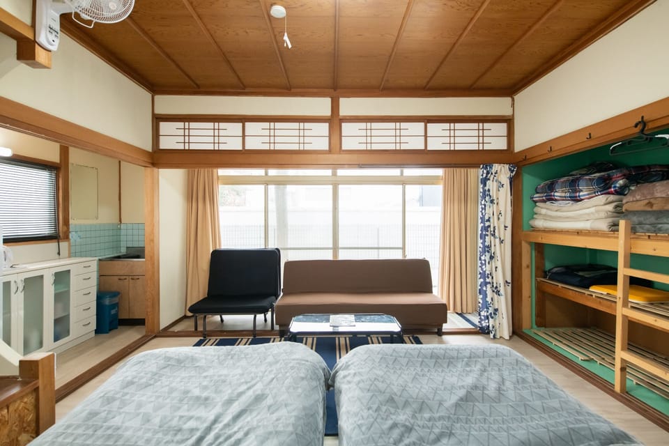 Cottage, Non Smoking, Pets Allowed | Laptop workspace, WiFi (free), bed sheets