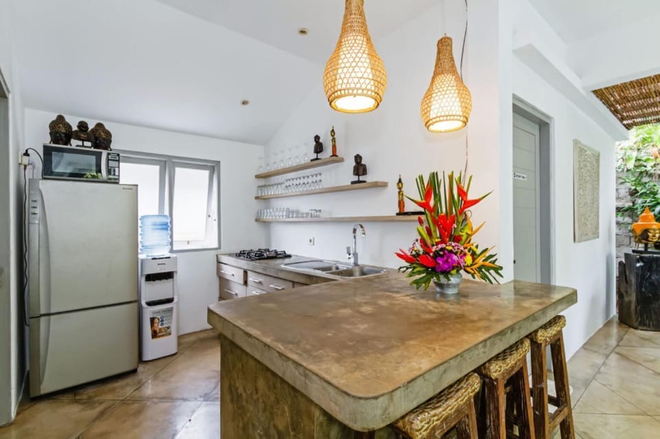 5-Bedroom Villa with Pool View | Private kitchen | Fridge, microwave, oven, stovetop
