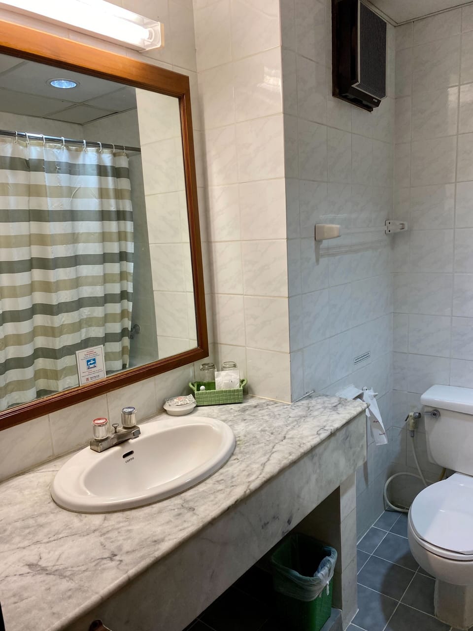 Standard Twin Room | Minibar, desk, blackout drapes, free WiFi