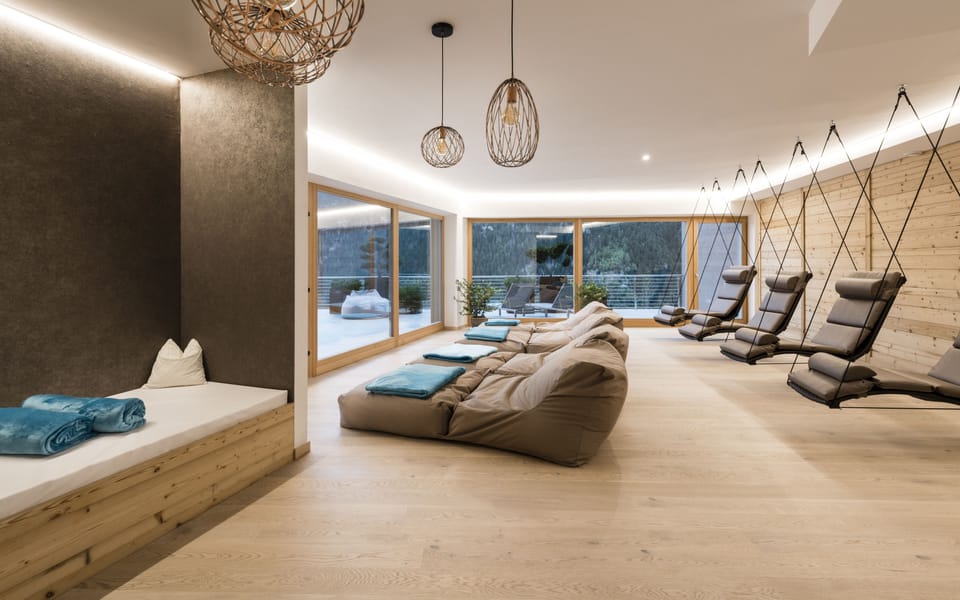 Sauna, body treatments, body wraps, body scrubs, facials