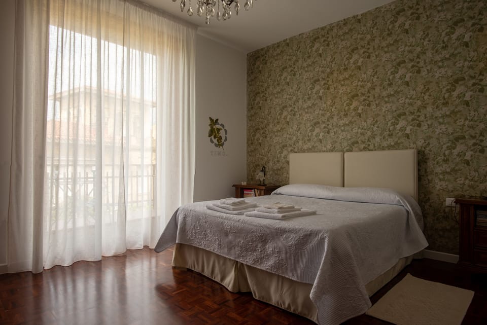 Comfort Suite | Desk, free WiFi, bed sheets, wheelchair access