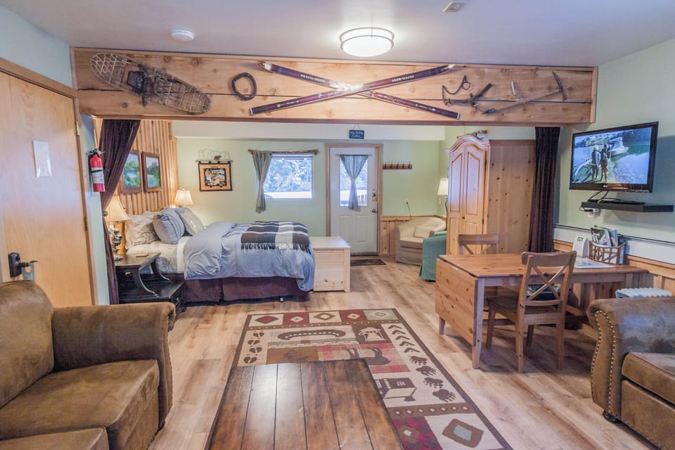 Lakeside Room, Lake View, Detached Private Bath | 1 bedroom, premium bedding, down comforters, pillowtop beds