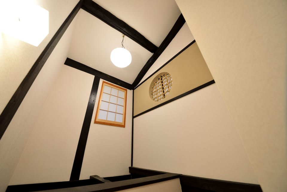 Private Vacation Home | Living area | 29-inch flat-screen TV with digital channels, TV