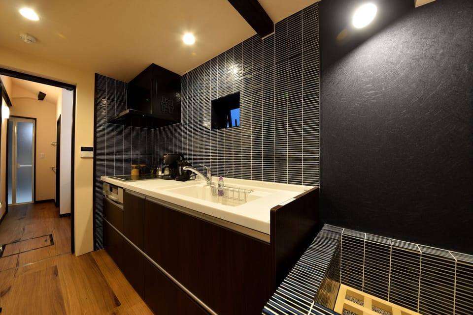 Private Vacation Home | Private kitchen | Fridge, microwave, stovetop, coffee/tea maker