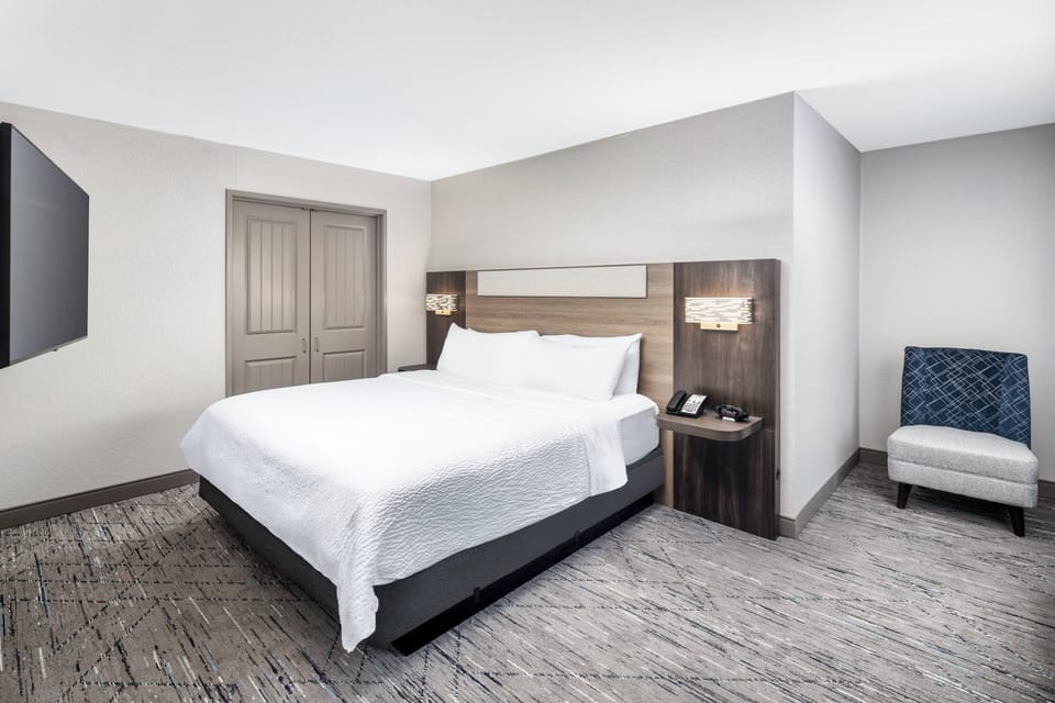 Suite, 1 Bedroom | In-room safe, desk, blackout drapes, iron/ironing board