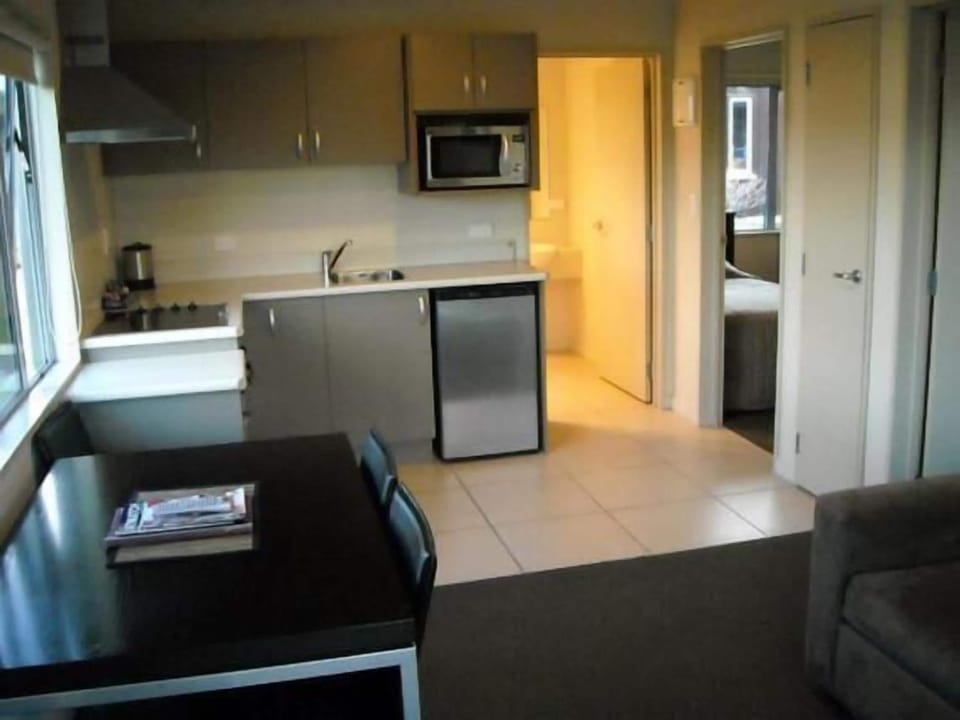 Fridge, microwave, stovetop