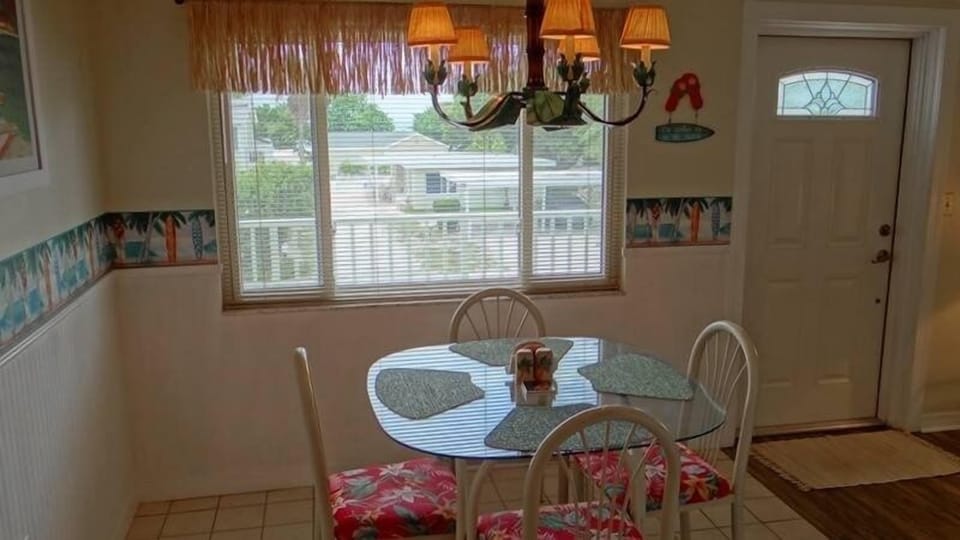 Condo, 1 Bedroom | Dining