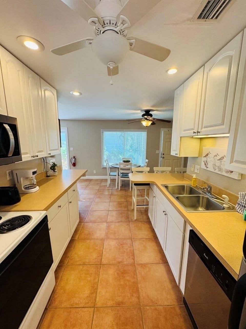 Apartment, 2 Bedrooms | Private kitchen | Dishwasher, cookware/dishes/utensils
