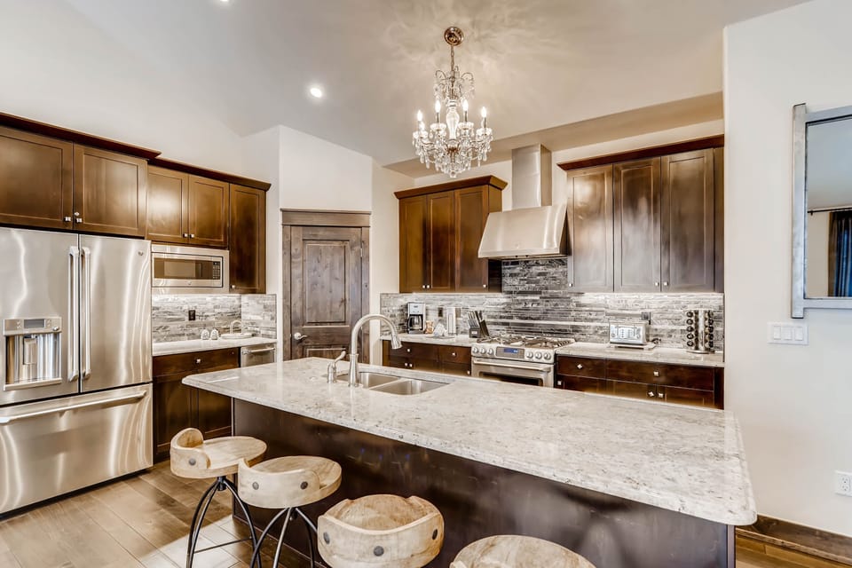 Townhome, 3 Bedrooms | Private kitchen | Full-size fridge, microwave, oven, stovetop