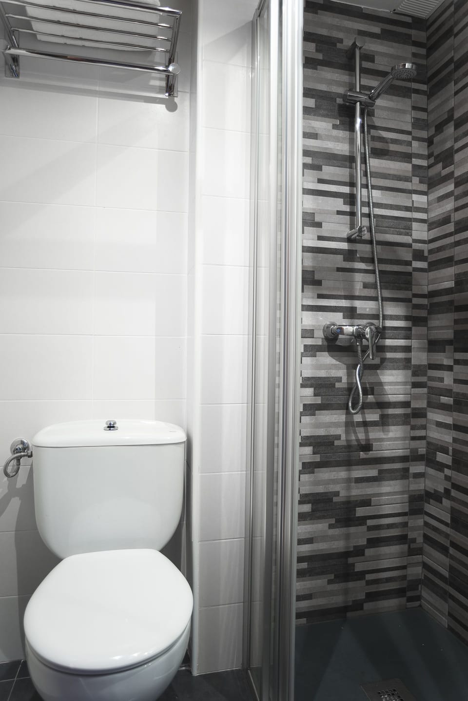 Double or Twin Room | Bathroom | Shower, free toiletries, hair dryer, towels