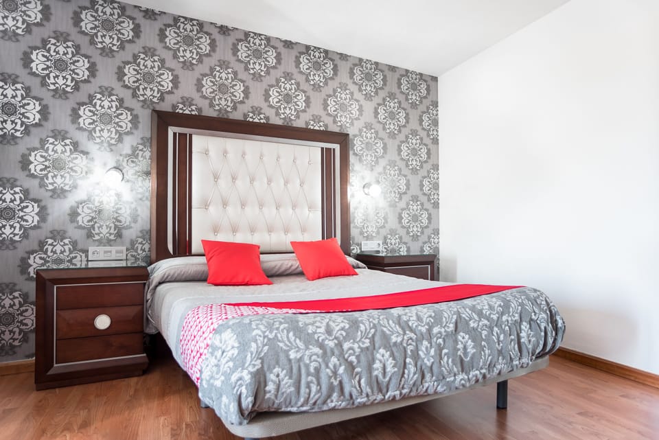 Suite | Free WiFi, bed sheets
