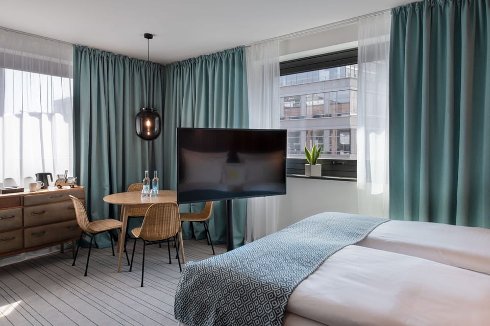 Extra Large | Premium bedding, down comforters, minibar, in-room safe