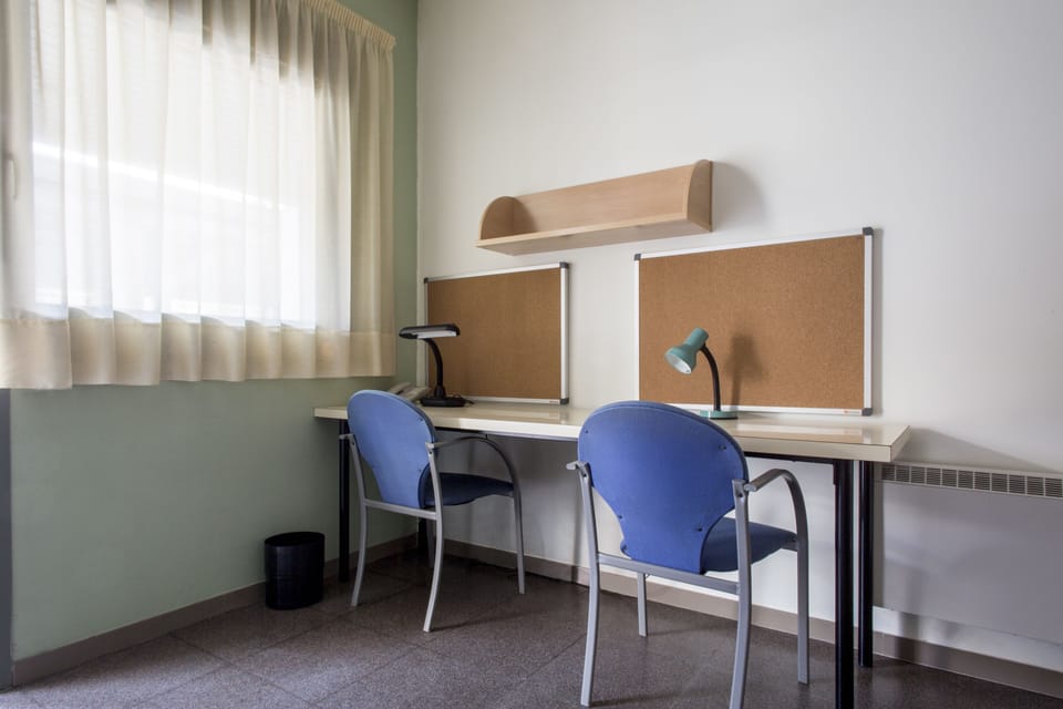 Family Studio | Desk, rollaway beds, free WiFi, bed sheets