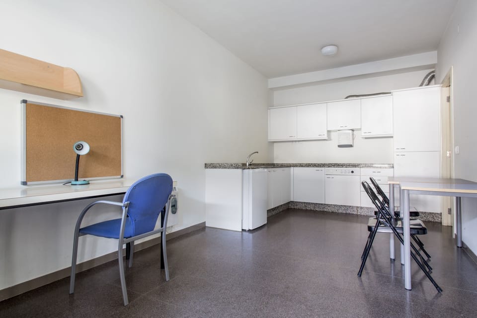 Family Studio | Private kitchen | Fridge, microwave
