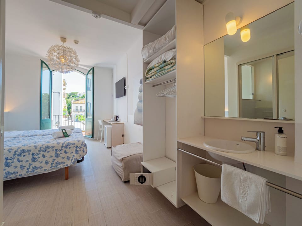 Superior Double Room, Terrace, Partial Ocean View | In-room safe, desk, soundproofing, free WiFi