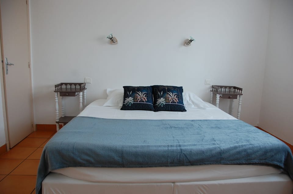 Family Room | 1 bedroom, premium bedding, desk, soundproofing