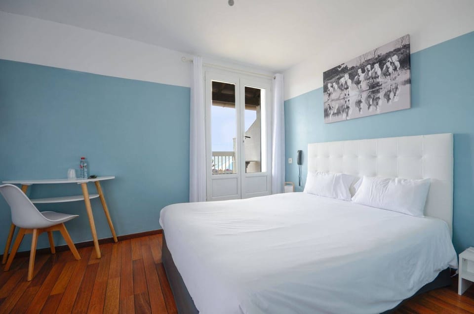 Comfort Double Room, Terrace, Sea View | Desk, iron/ironing board, free WiFi, bed sheets