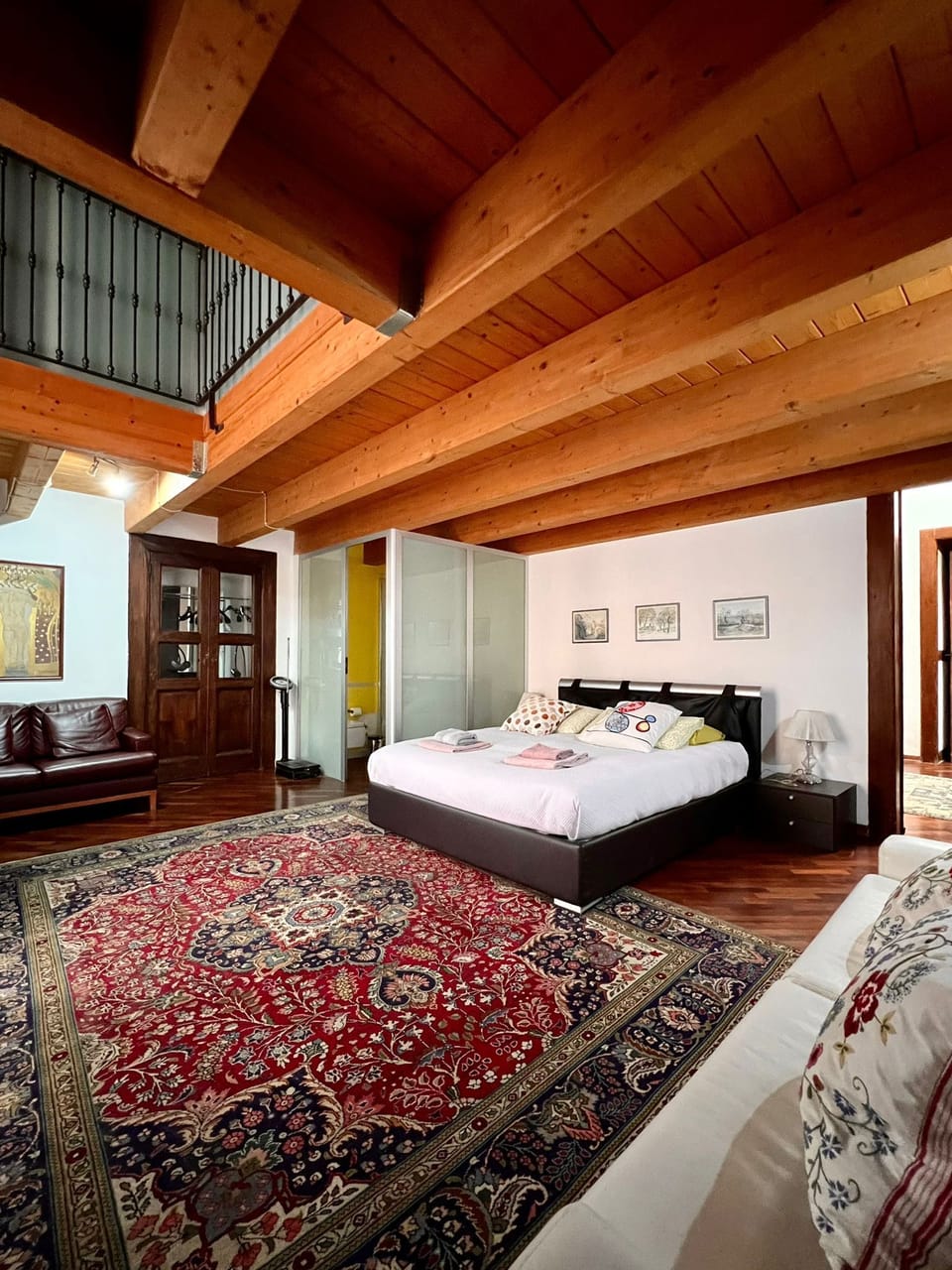 Suite | Premium bedding, down comforters, memory foam beds, desk