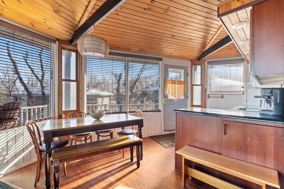 Villa #5- High Five | In-room dining