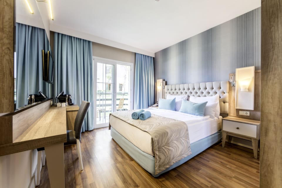 Minibar, in-room safe, desk, free cribs/infant beds