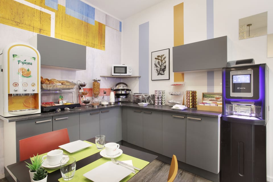 Daily continental breakfast (EUR 14 per person)