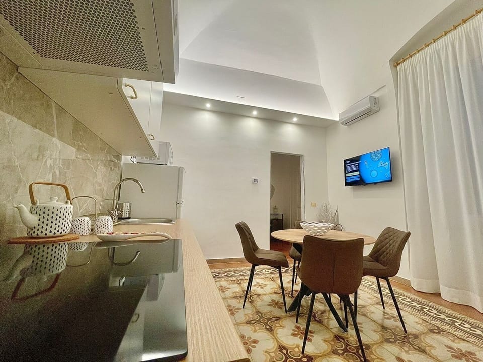 Superior Apartment, 1 King Bed with Sofa bed | Private kitchen | Fridge, cleaning supplies