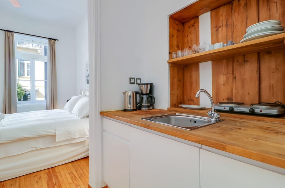 B1 One Bedroom Apartment, Street View | Private kitchen | Fridge, stovetop, coffee/tea maker, electric kettle