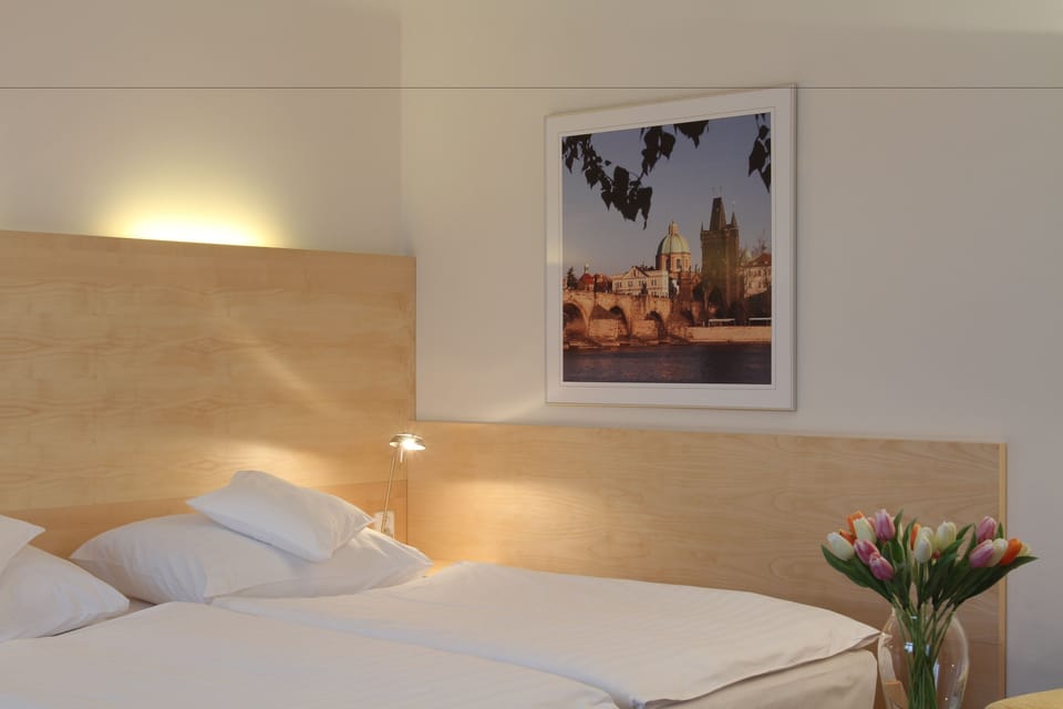In-room safe, desk, soundproofing, iron/ironing board