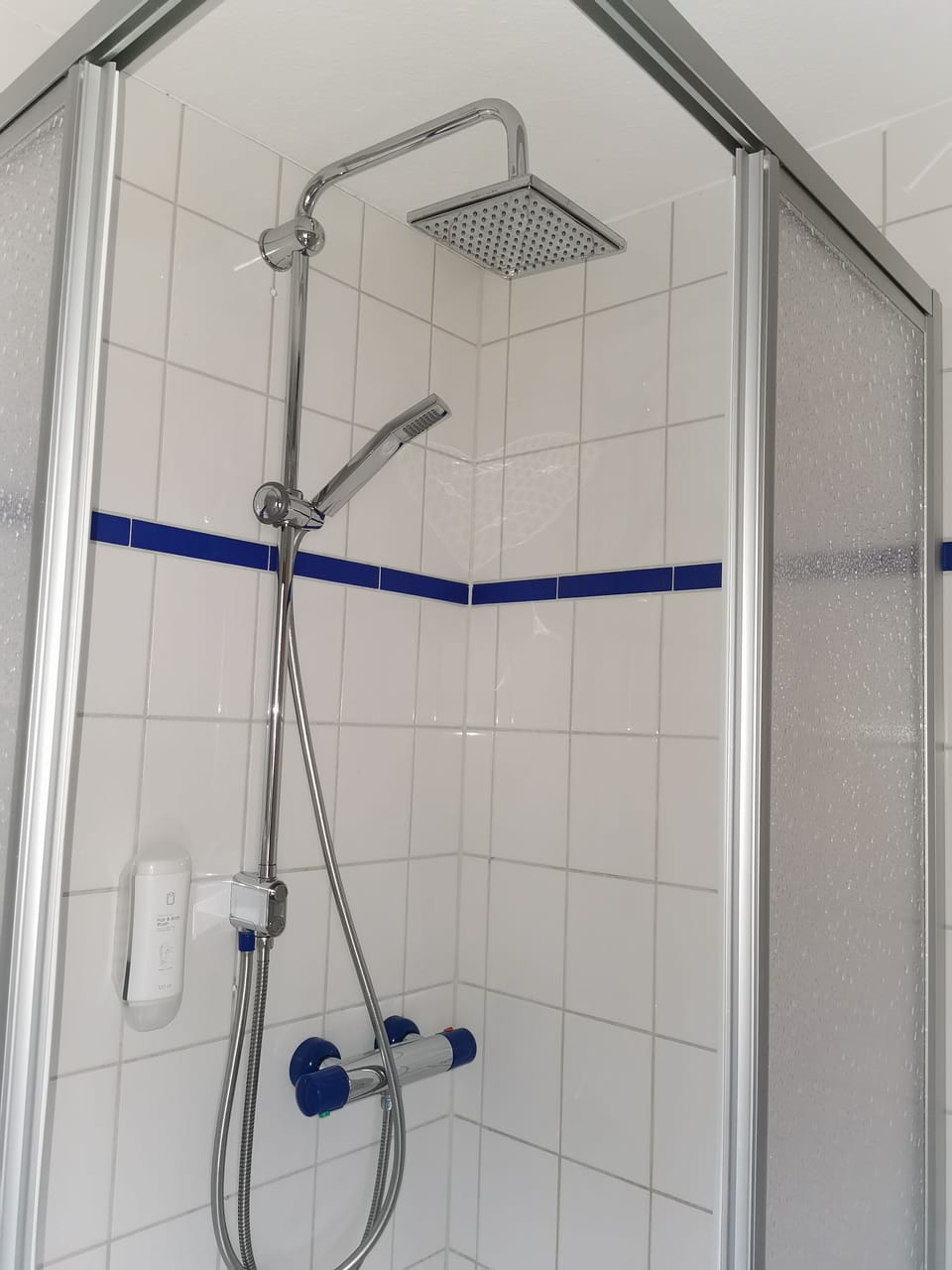 Basic Double Room, Non Smoking, Valley View | Bathroom | Free toiletries, hair dryer, towels
