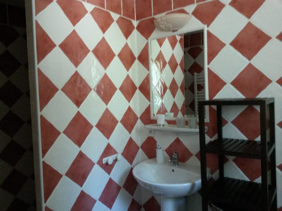 Double Room (Nymphea) | Bathroom | Shower, rainfall showerhead, free toiletries, hair dryer