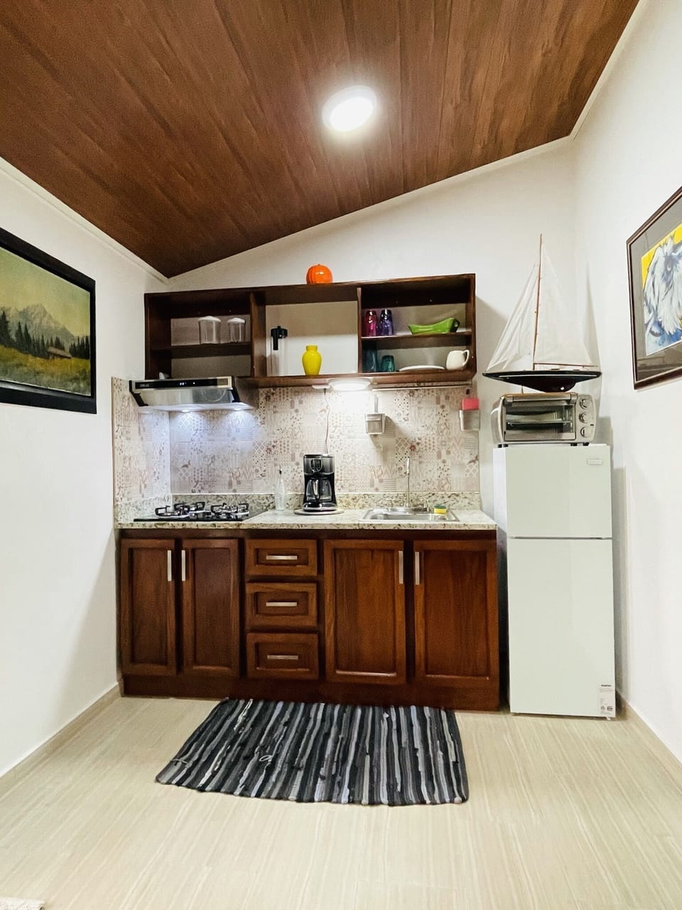 Premier Room, 1 Bedroom, Garden View | Private kitchen | Fridge, dining tables