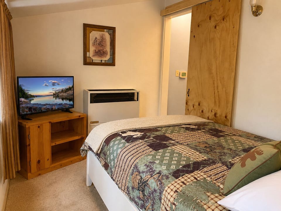 1 bedroom, iron/ironing board, WiFi (surcharge), individually decorated