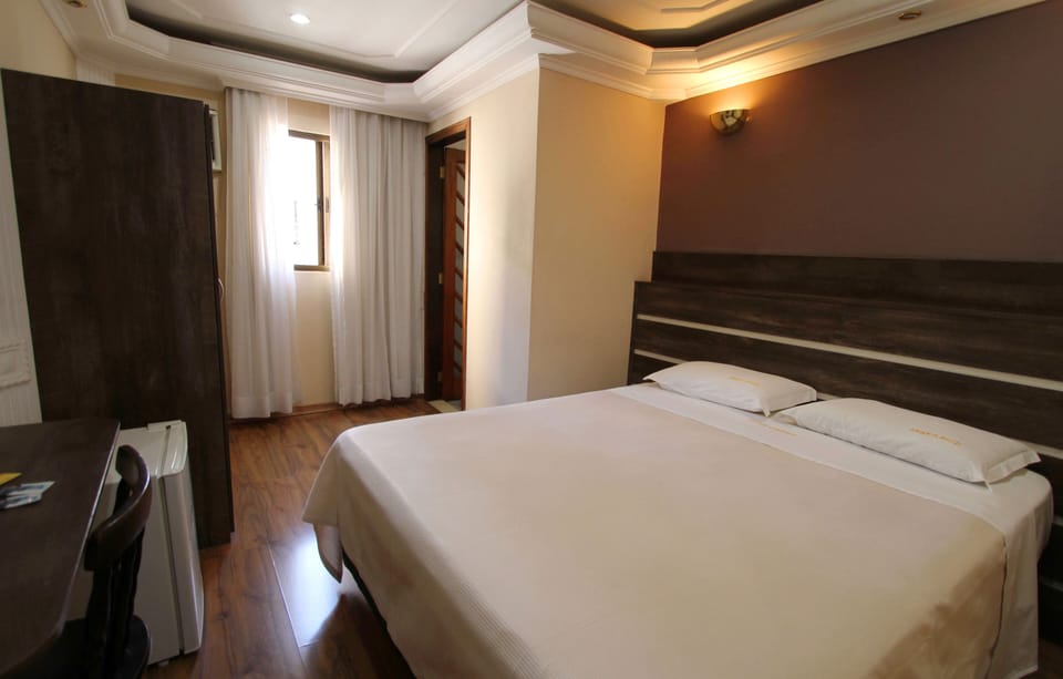Deluxe Double Room, 1 King Bed (King) | Minibar, in-room safe, desk, blackout drapes