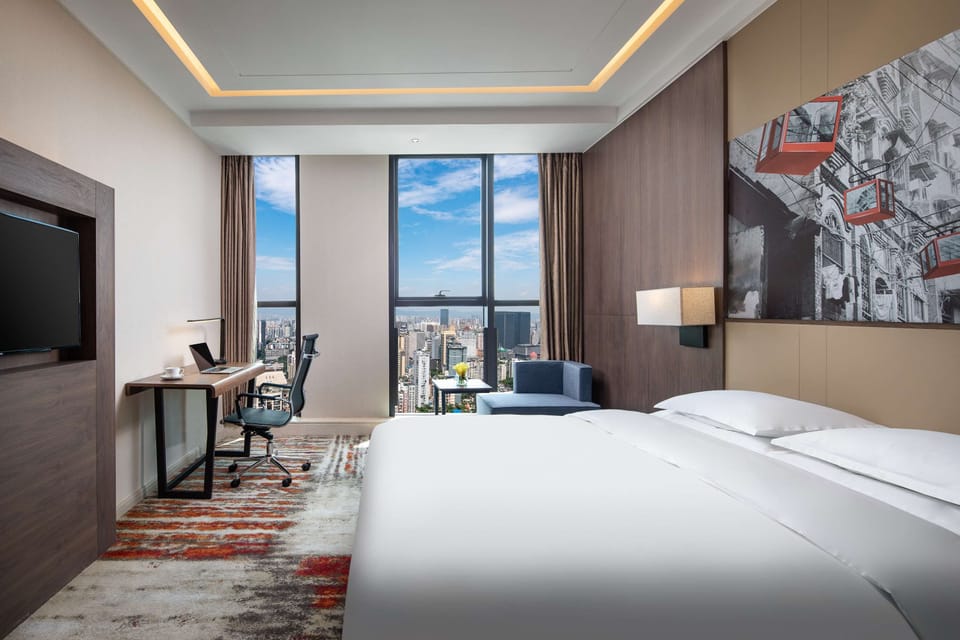 Room, 1 King Bed, Smoking | In-room safe, desk, WiFi (free), bed sheets