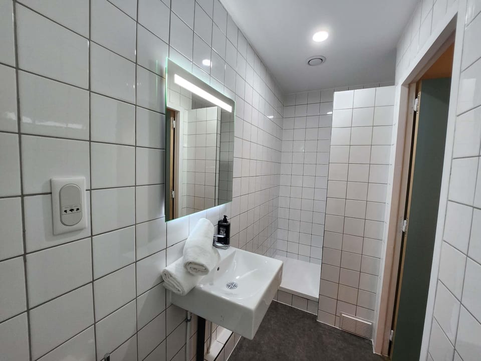 Double Room (Reboost) | Blackout drapes, free cribs/infant beds, free WiFi, bed sheets