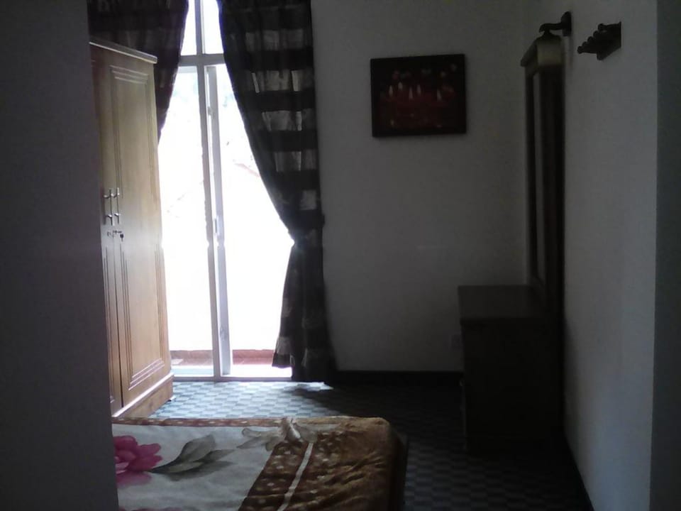 Apartment, 3 Bedrooms | 3 bedrooms, iron/ironing board, free WiFi