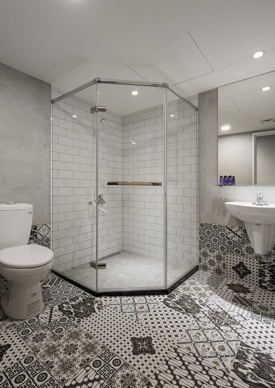 Panoramic Quadruple Room, 1 Bedroom, Private Bathroom, City View | 1 bedroom, individually decorated, individually furnished