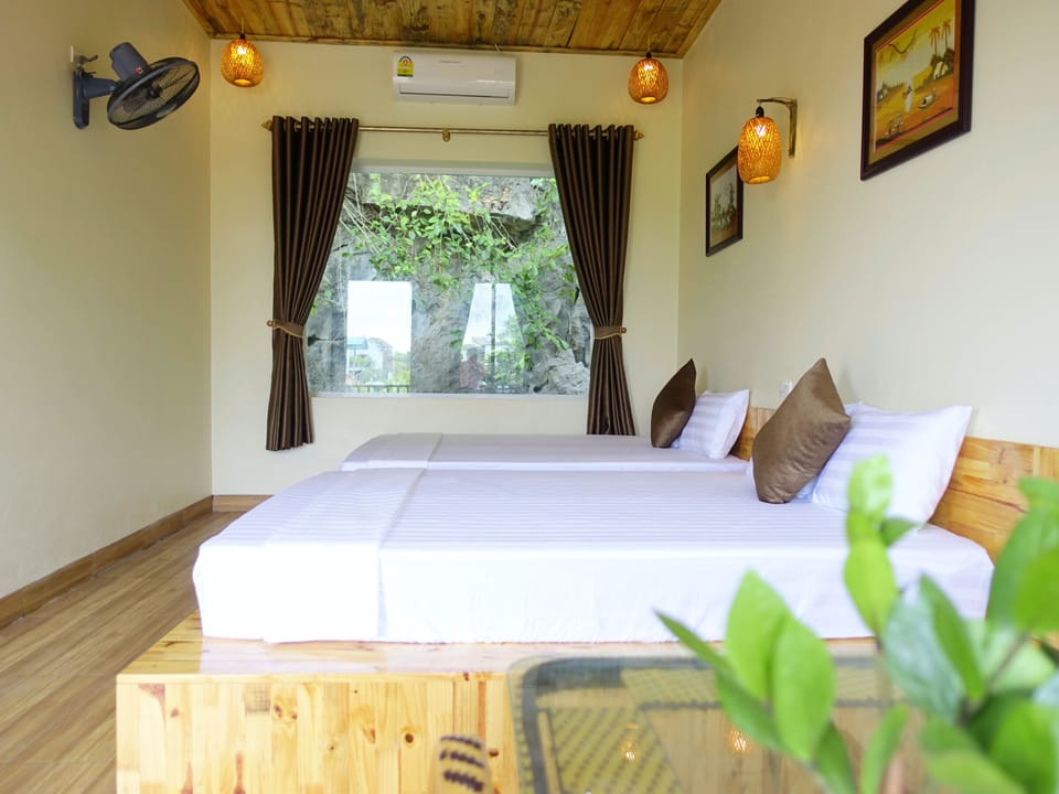 Deluxe Double or Twin Room | Minibar, desk, soundproofing, free WiFi