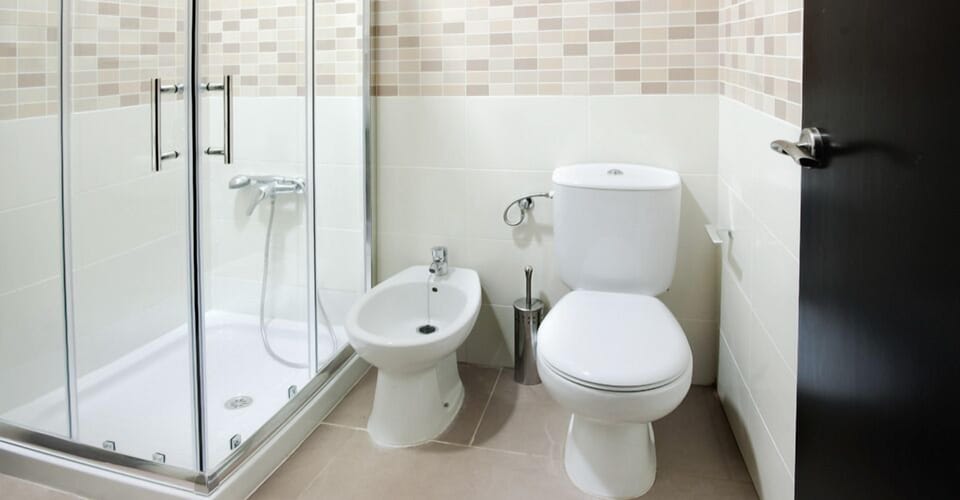Shower, free toiletries, hair dryer, bathrobes
