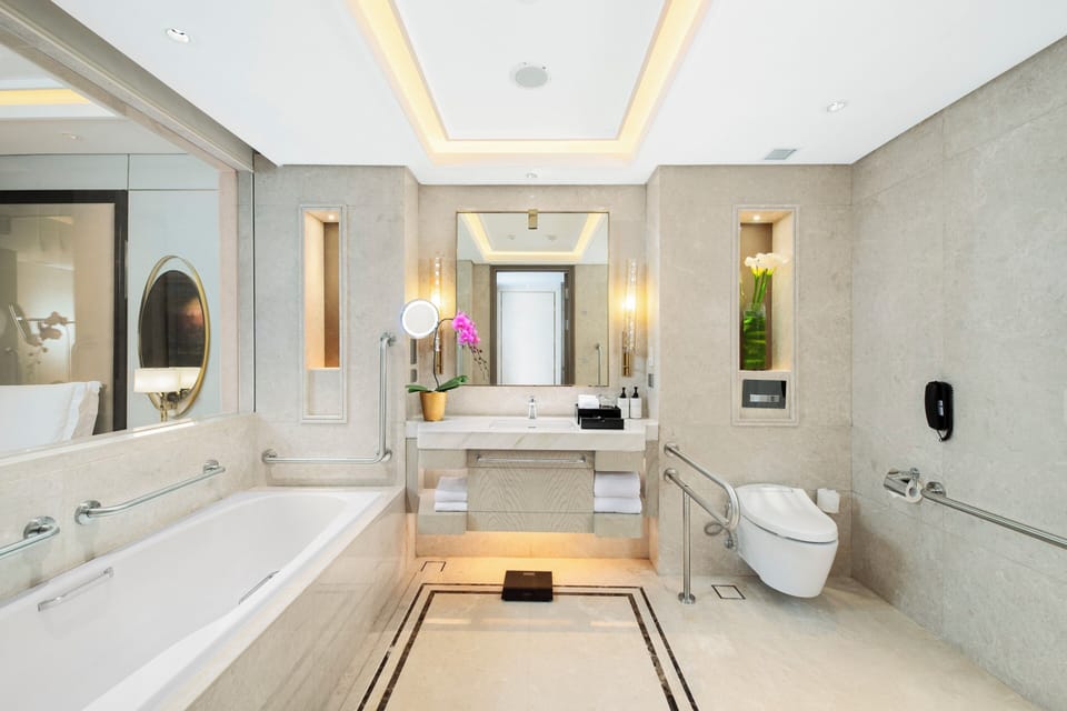 Classic Room, 1 King Bed, Accessible | Bathroom | Separate tub and shower, deep soaking tub, rainfall showerhead