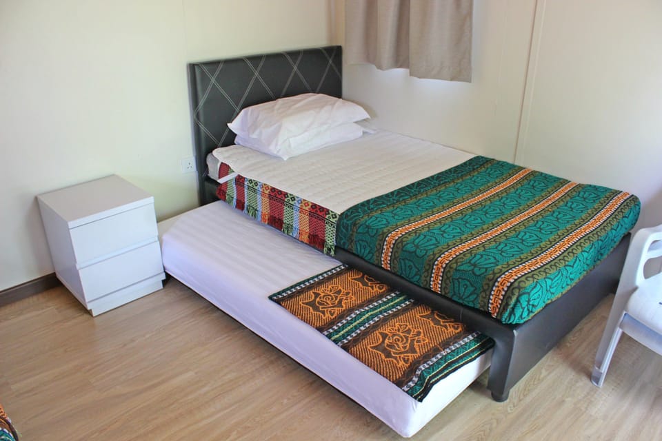 Chalet | Desk