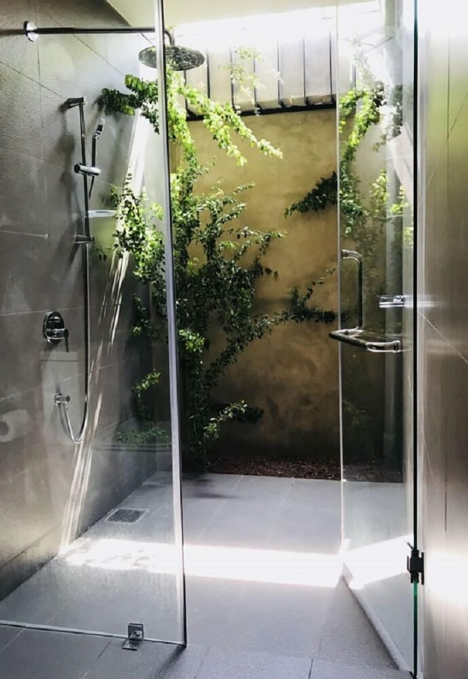 Deluxe Double Room, Garden View, Garden Area | Bathroom shower
